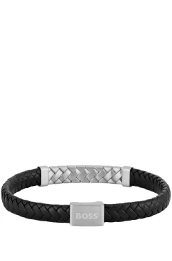 Schwarzes Armband aus geflochtenem Leder mit Fischgrätmuster auf dem Metall-Detail