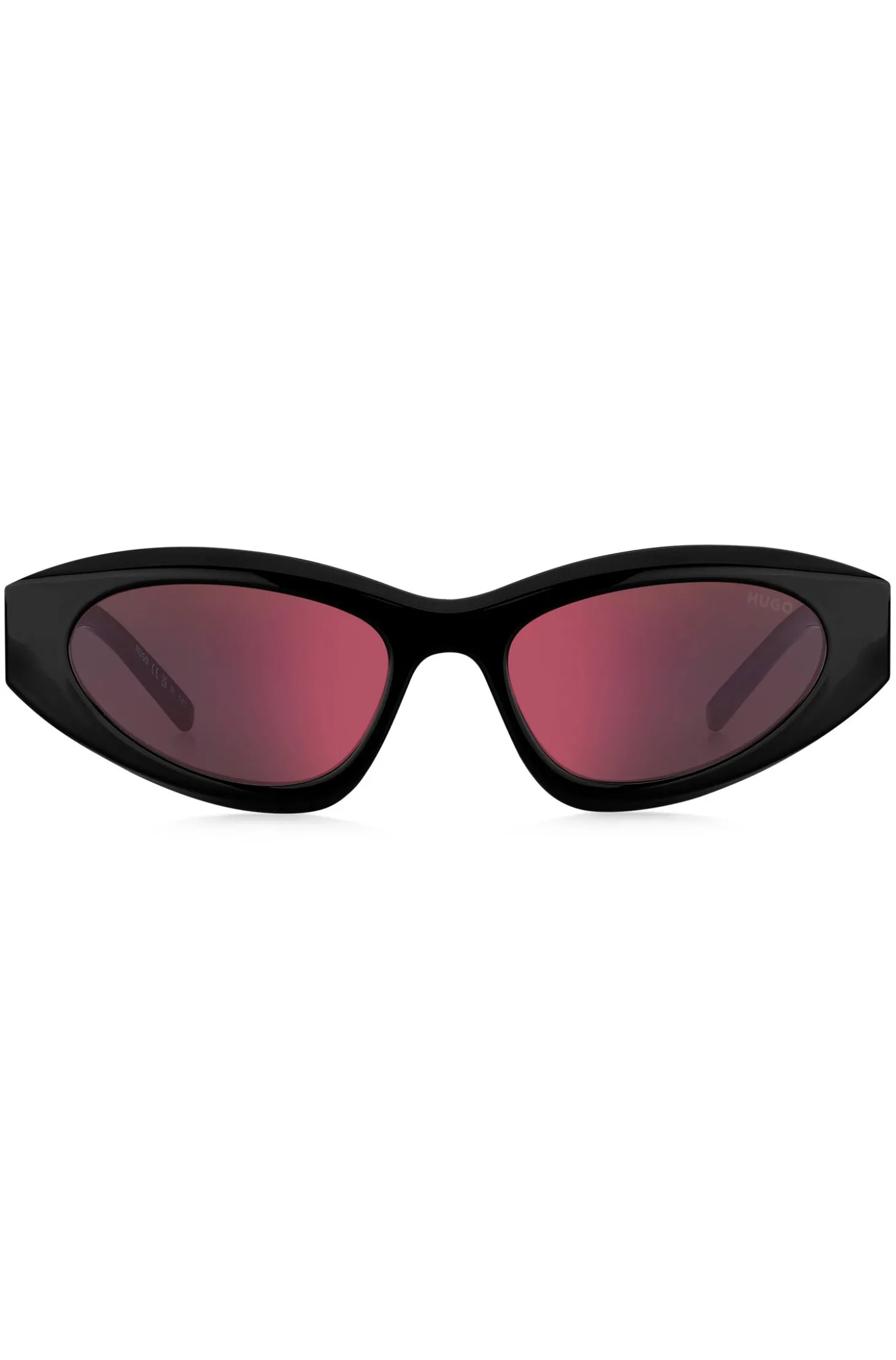 Schwarze Sonnenbrille mit Perlenkette