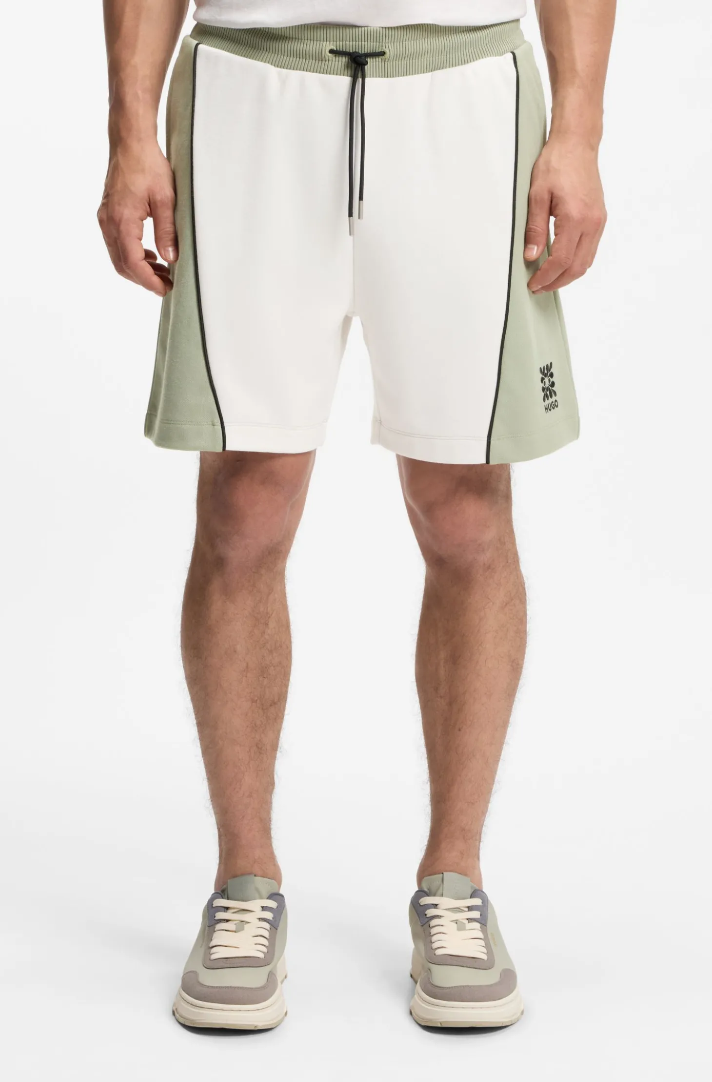 Shorts aus Baumwoll-Mix mit gesticktem Logo-Artwork