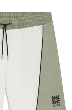 Shorts aus Baumwoll-Mix mit gesticktem Logo-Artwork