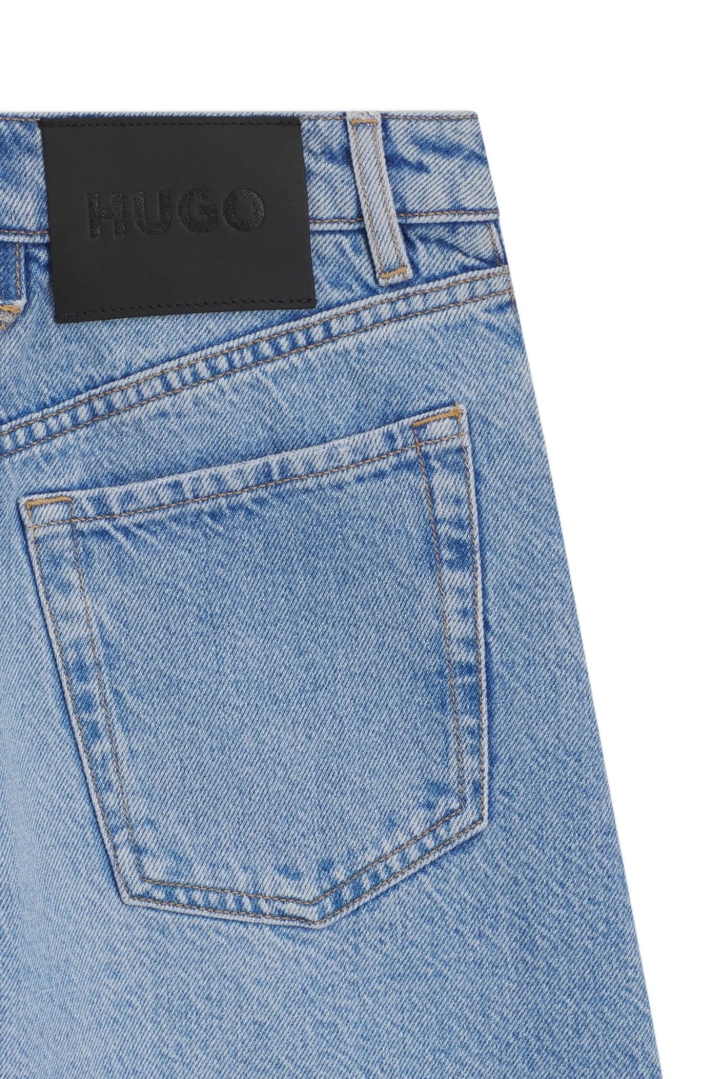 Shorts aus leuchtend blauem Denim mit weitem Beinverlauf