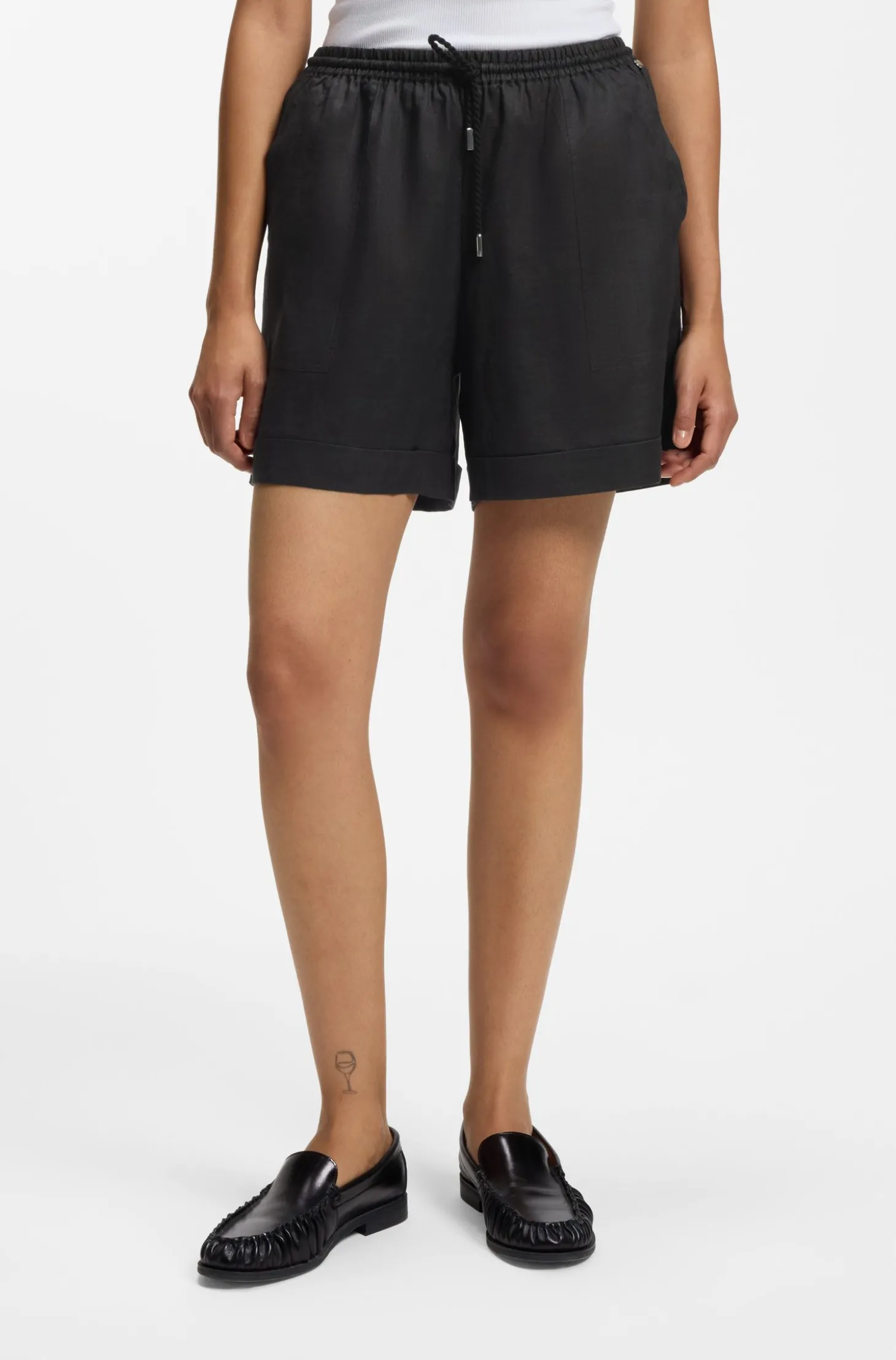 Shorts aus Ramie mit eingedrehter Kordel