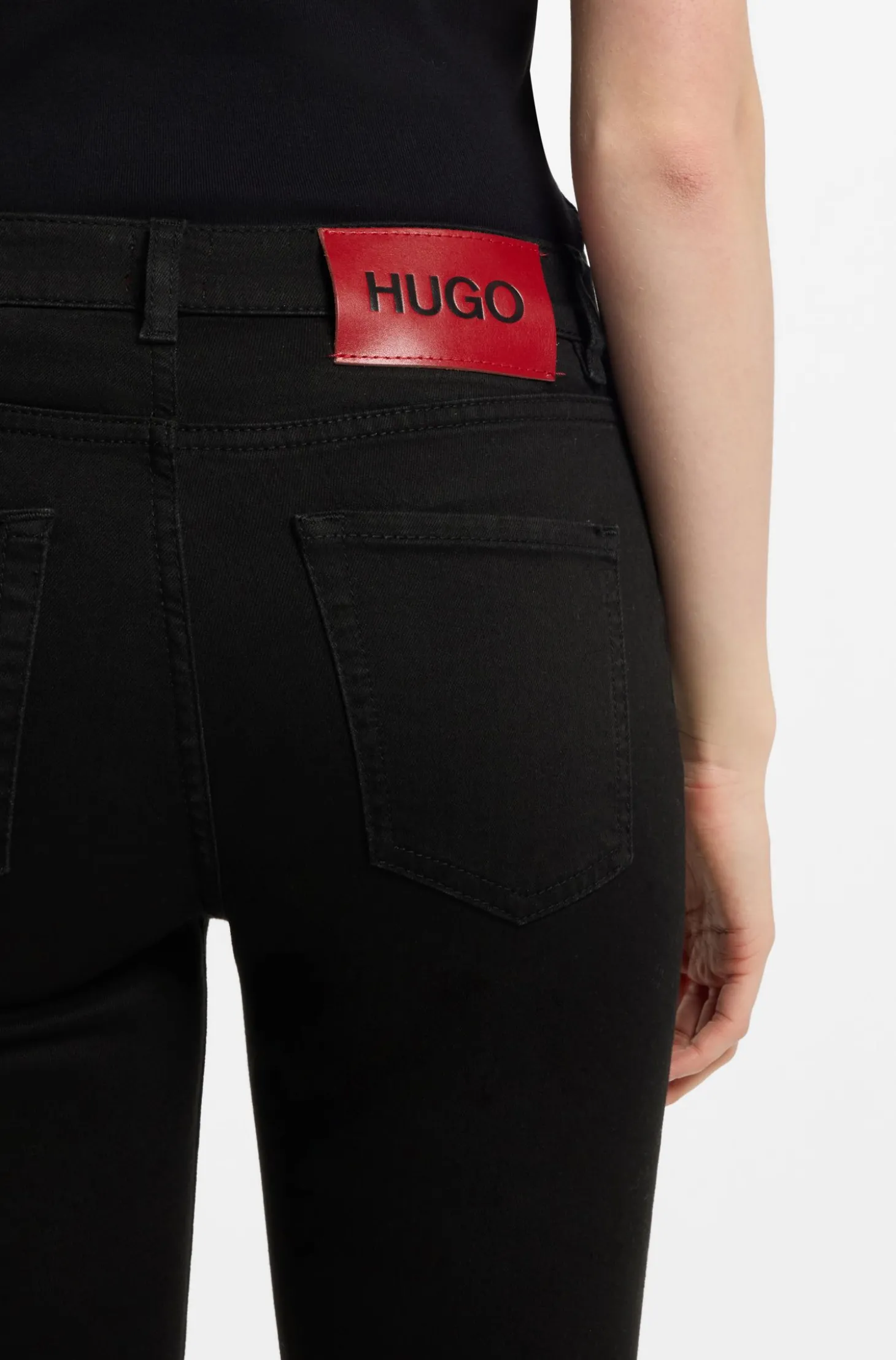 Skinny-Fit Jeans aus schwarzem Stretch-Denim