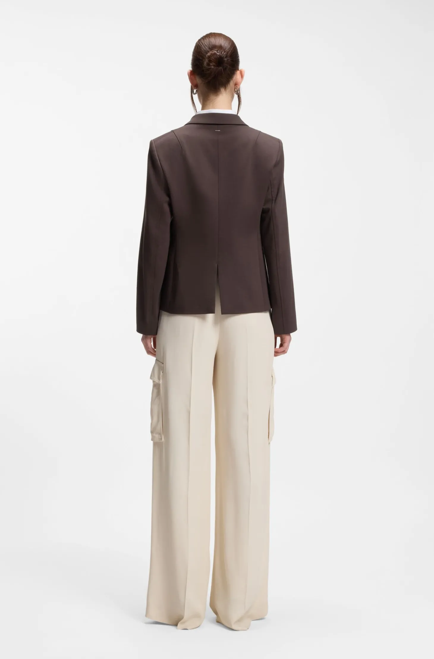 Slim-Fit Blazer mit schrägen Abnähern
