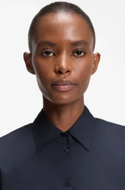 Slim-Fit Bluse aus bügelleichtem Baumwoll-Mix mit Twill-Struktur