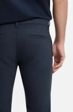 Slim-Fit Chino aus elastischem Twill