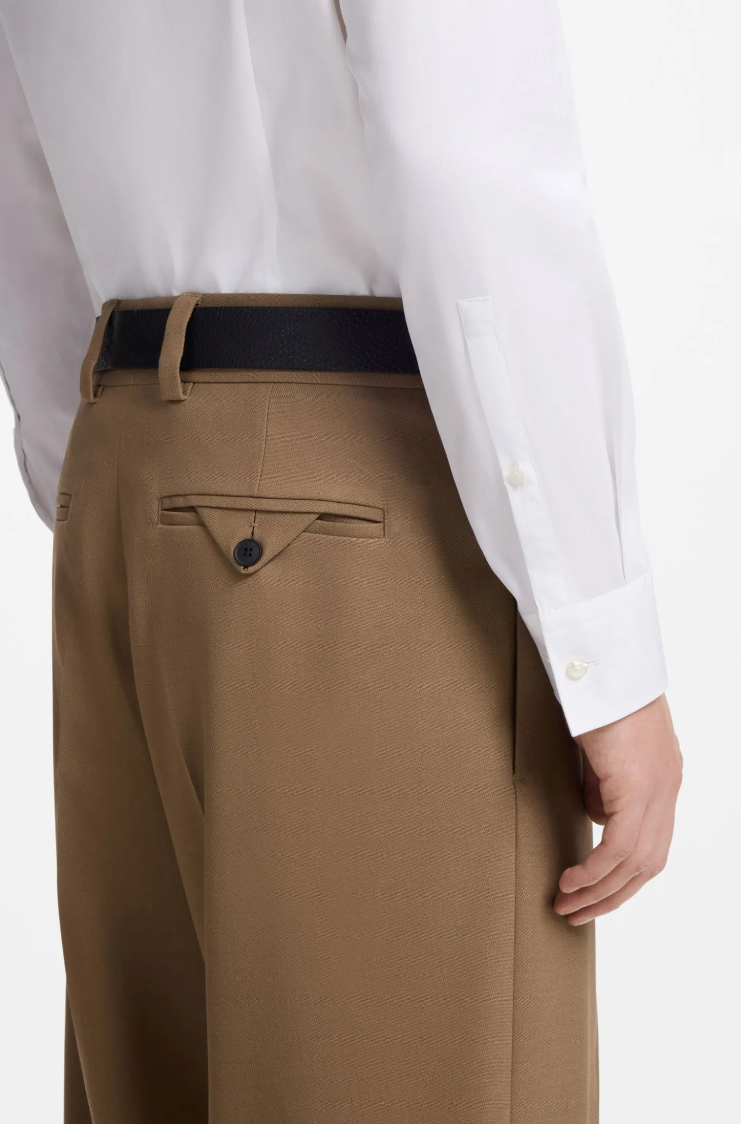 Slim-Fit Hemd aus Baumwolle mit Cutaway-Kragen