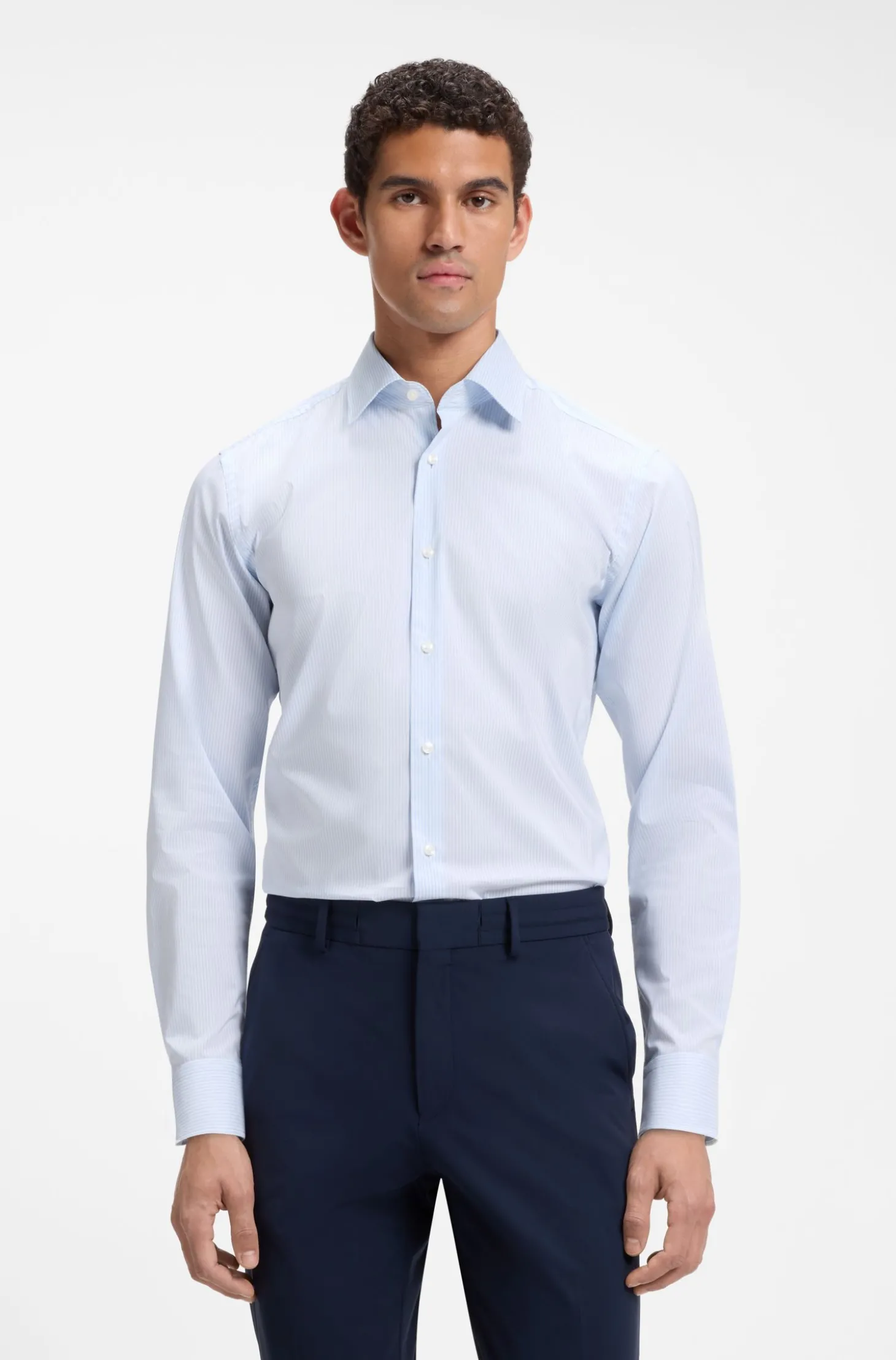 Slim-Fit Hemd aus Baumwoll-Mix mit Popeline-Struktur und Streifen-Dessin