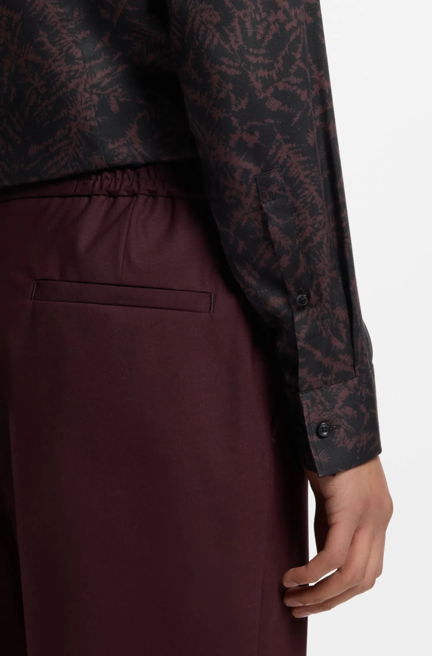 Slim-Fit Hemd aus bedrucktem Satin
