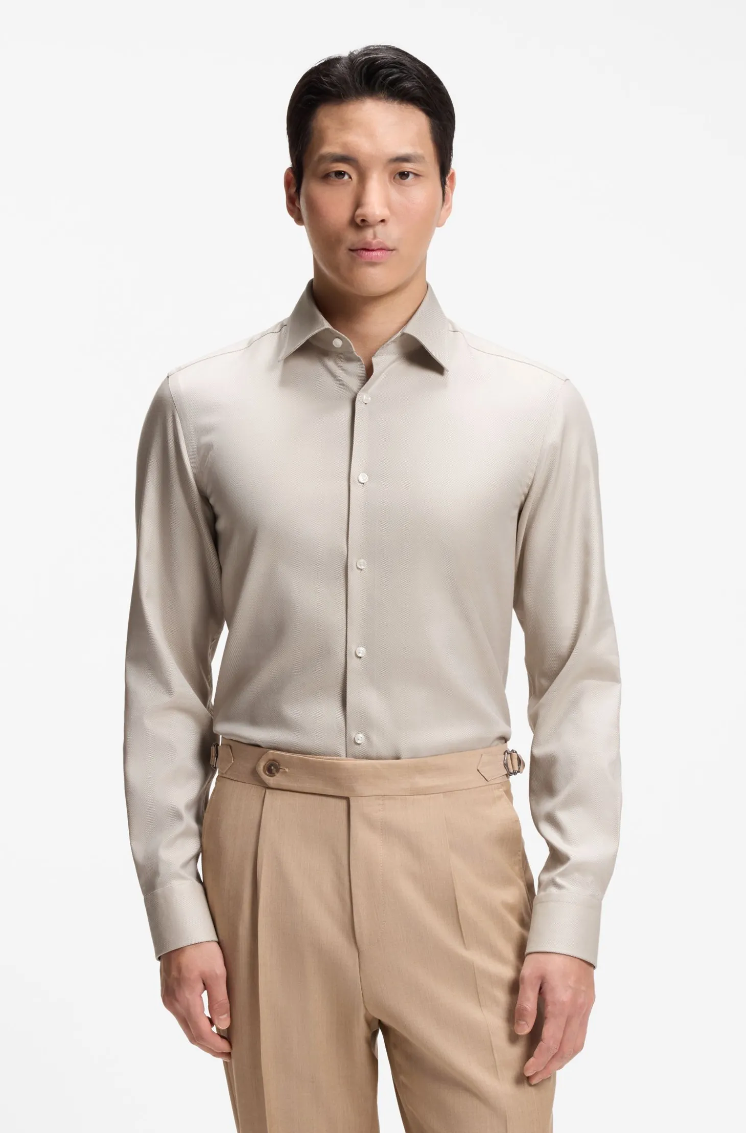 Slim-Fit Hemd aus bügelleichtem Baumwoll-Twill