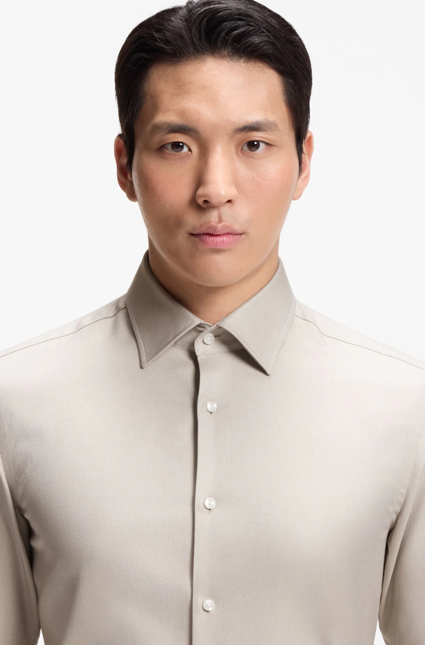Slim-Fit Hemd aus bügelleichtem Baumwoll-Twill