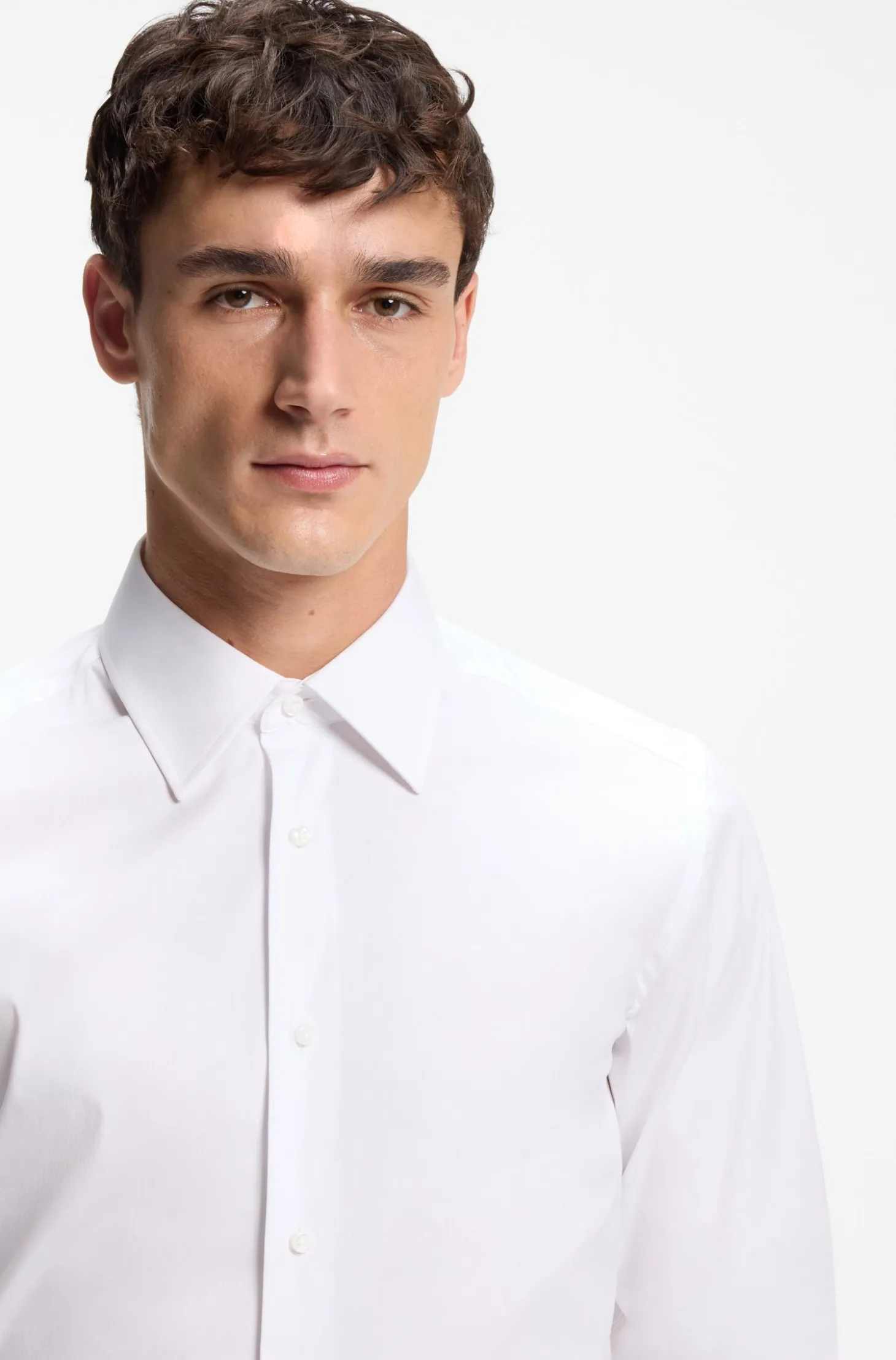 Slim-Fit Hemd aus elastischem Baumwoll-Mix mit Popeline-Webstruktur