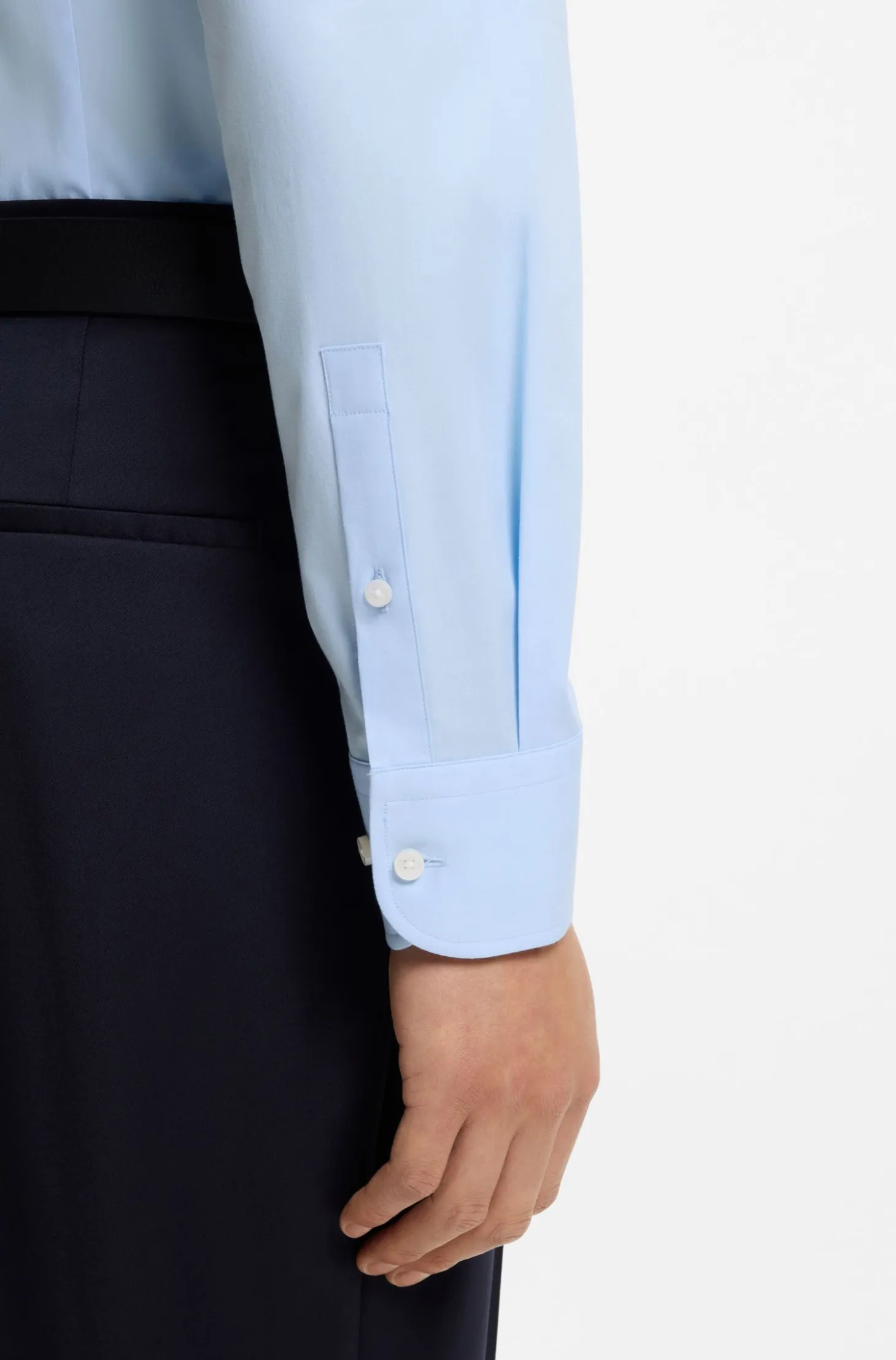 Slim-Fit Hemd aus elastischer Baumwoll-Popeline mit bügelleichtem Finish