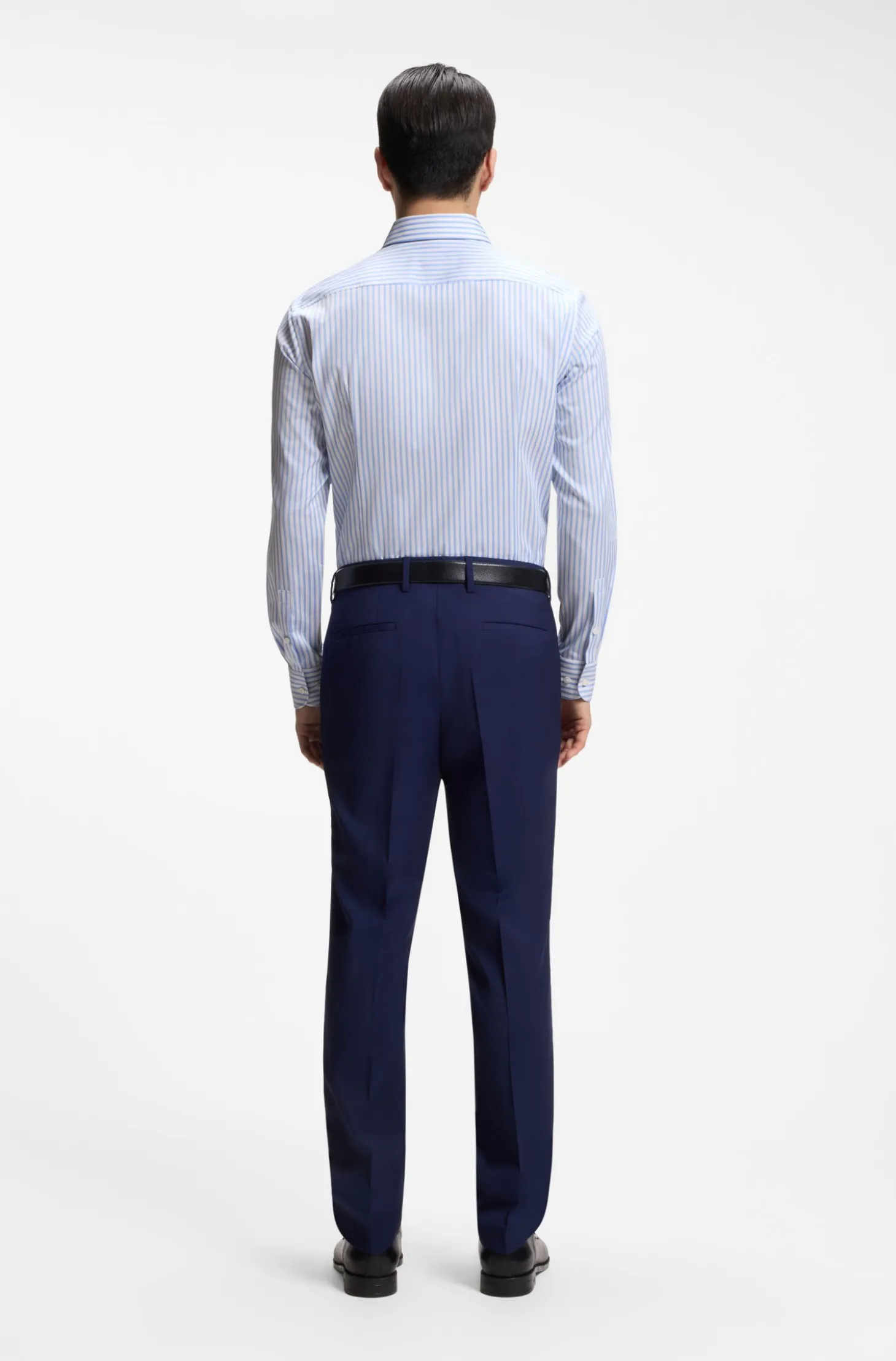 Slim-Fit Hemd aus gestreifter Stretch-Baumwolle mit bügelleichtem Finish