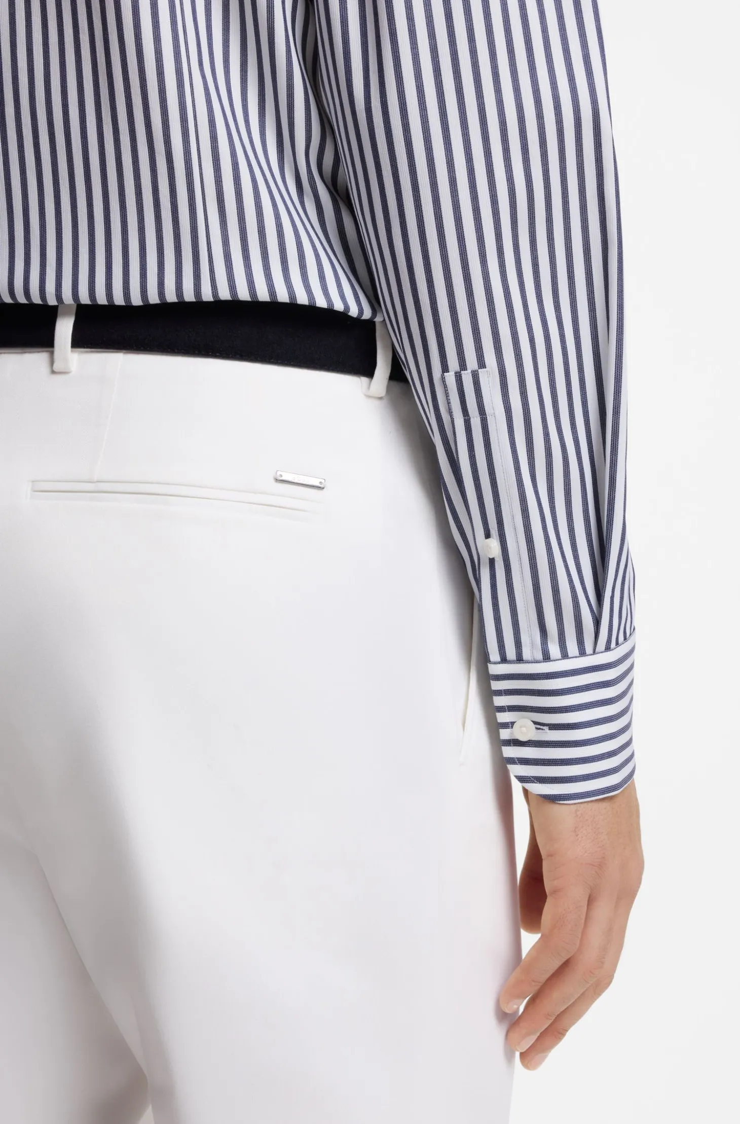 Slim-Fit Hemd aus gestreifter Stretch-Baumwolle mit bügelleichtem Finish