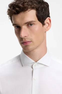 Slim-Fit Hemd aus gestreifter Stretch-Baumwolle mit bügelleichtem Finish