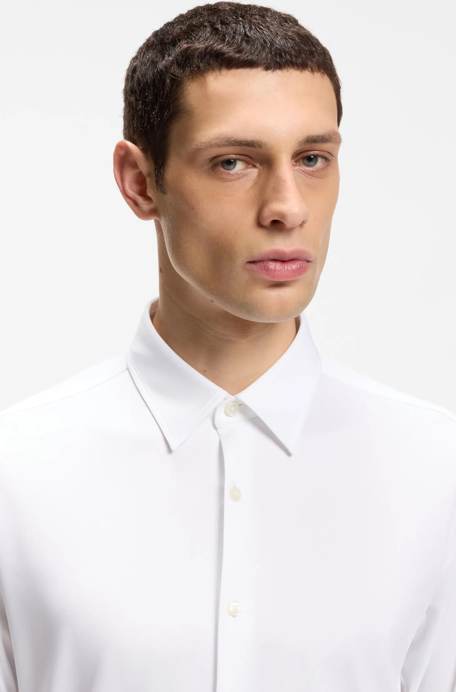 Slim-Fit Hemd aus strukturiertem Performance-Stretch-Gewebe