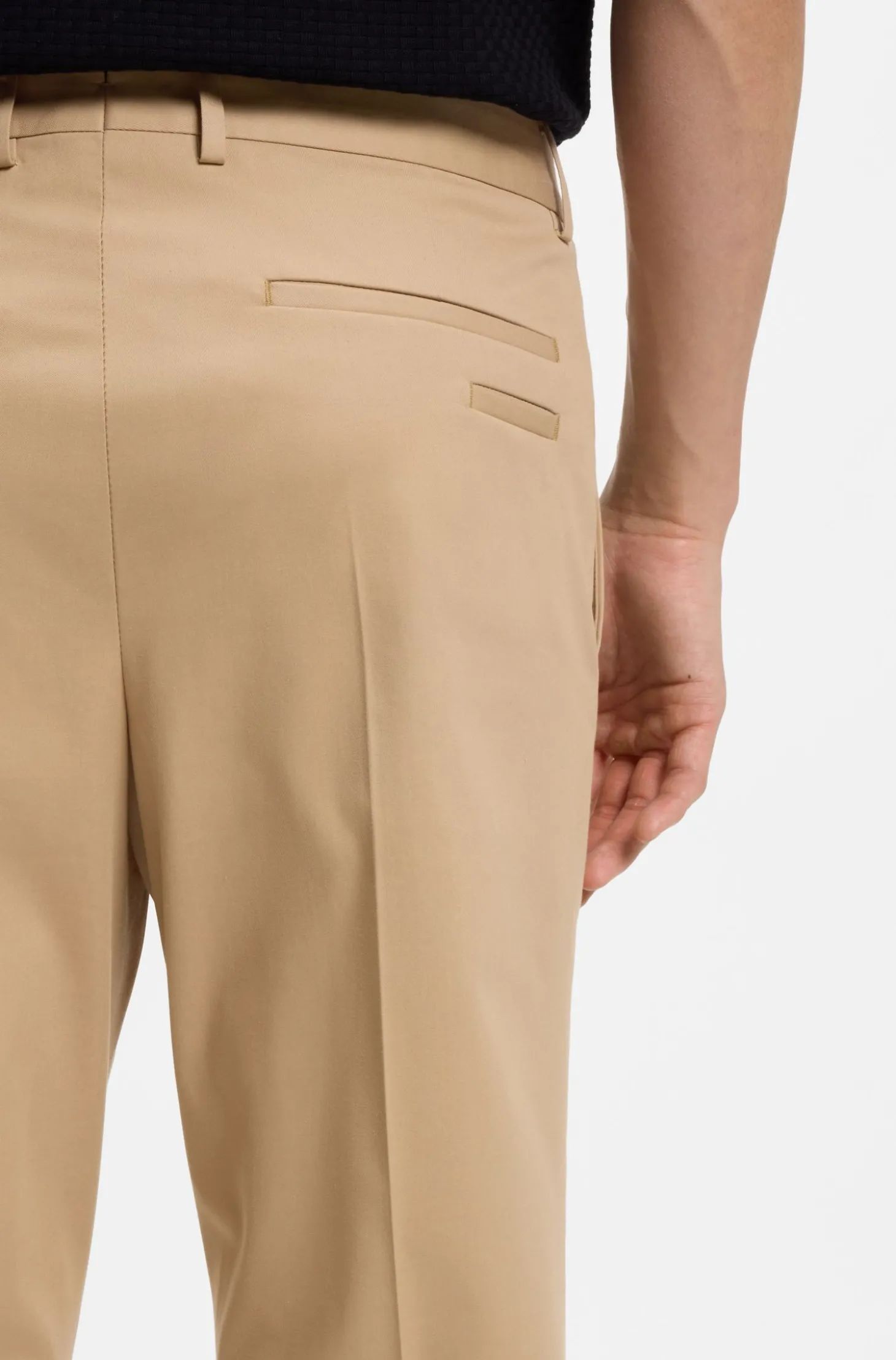 Slim-Fit Hose aus Baumwolle, Seide und Stretch