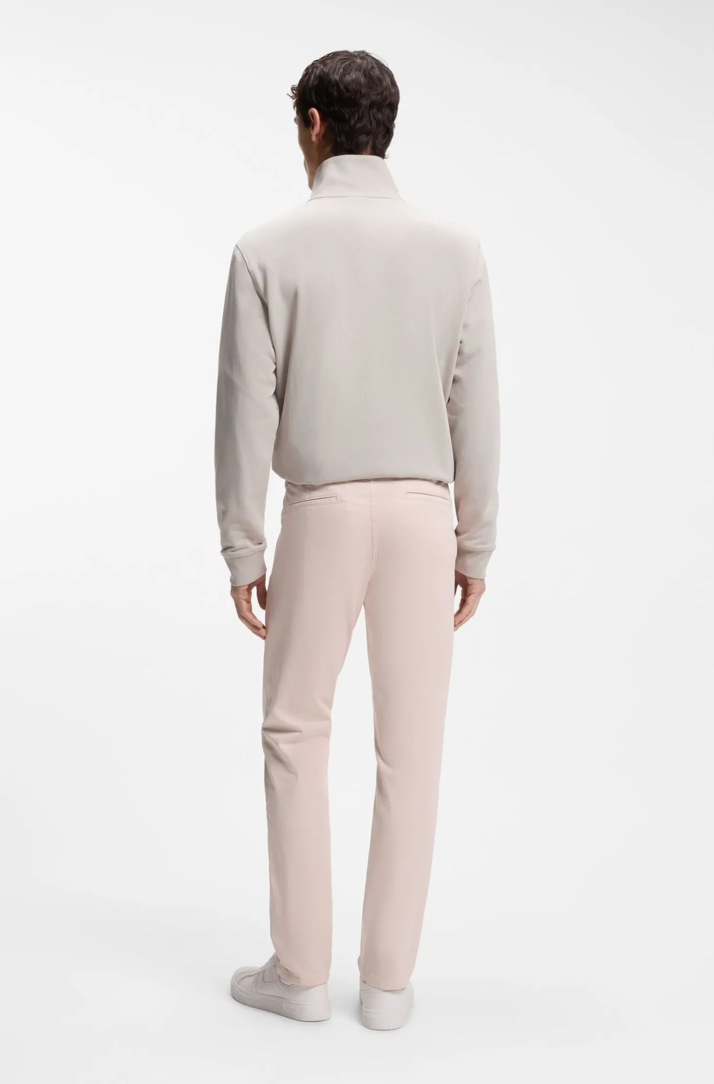 Slim-Fit Hose aus überfärbtem elastischem Satin