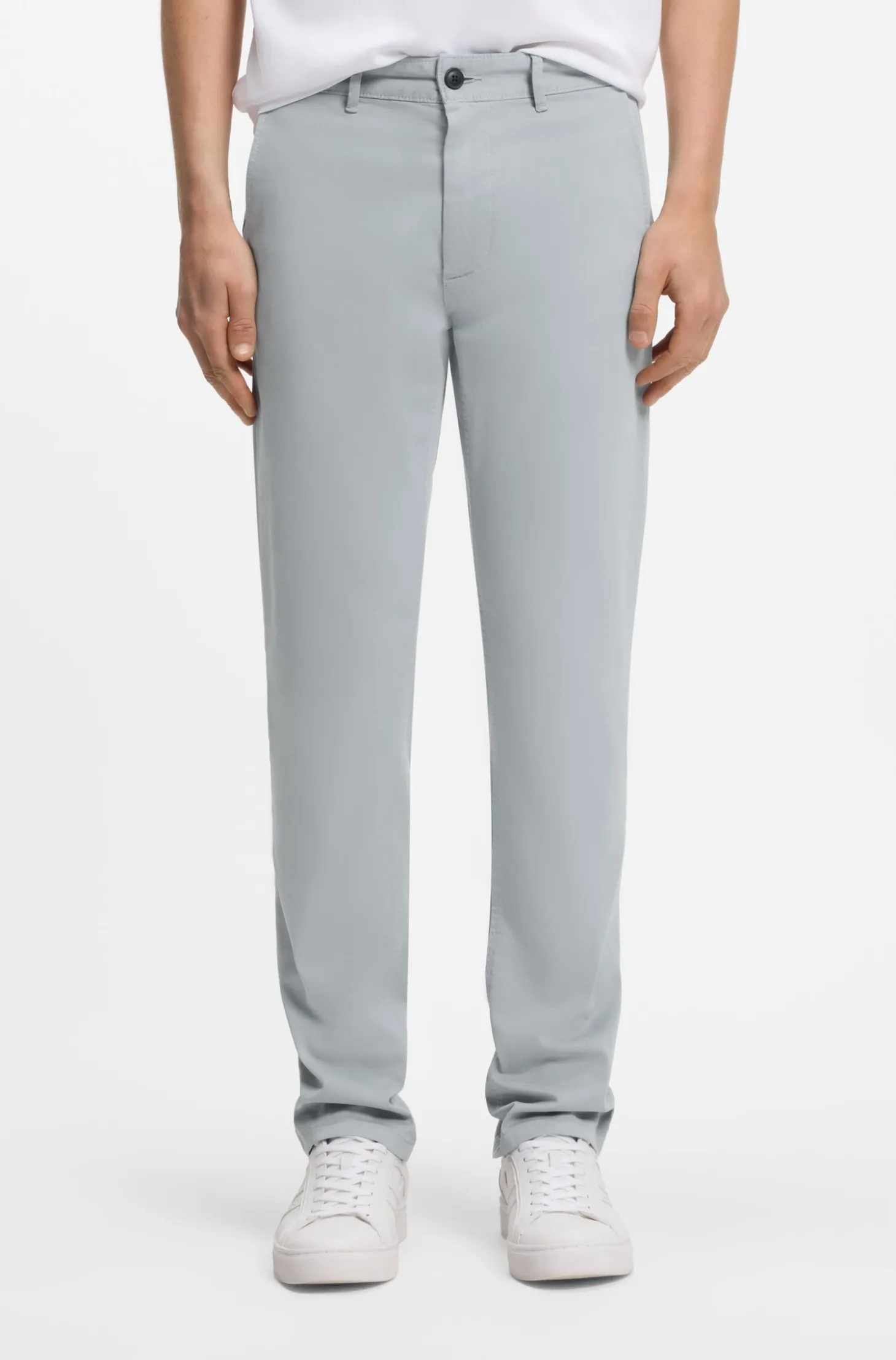 Slim-Fit Hose aus überfärbtem elastischem Satin