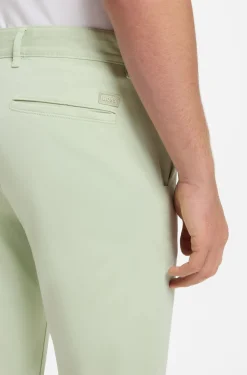 Slim-Fit Hose aus überfärbtem elastischem Satin