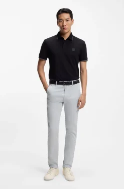 Slim-Fit Hose aus überfärbtem elastischem Satin