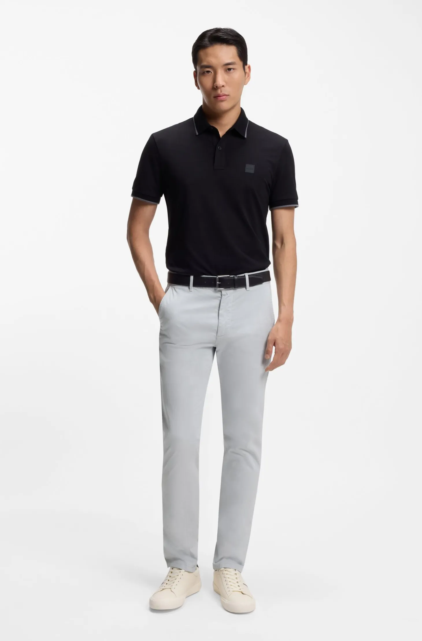 Slim-Fit Hose aus überfärbtem elastischem Satin