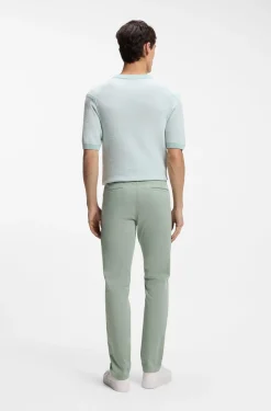 Slim-Fit Hose aus überfärbtem elastischem Satin