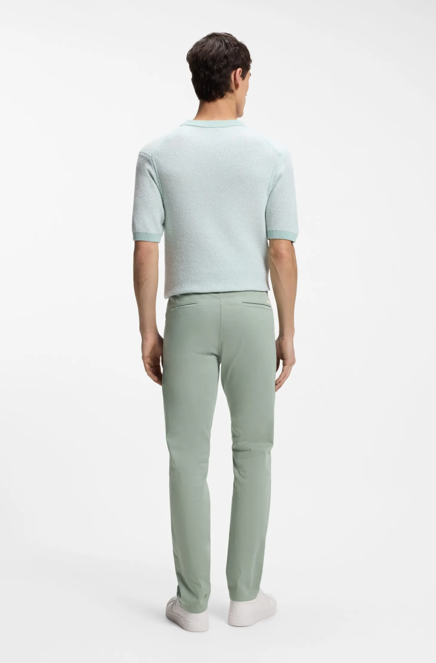 Slim-Fit Hose aus überfärbtem elastischem Satin