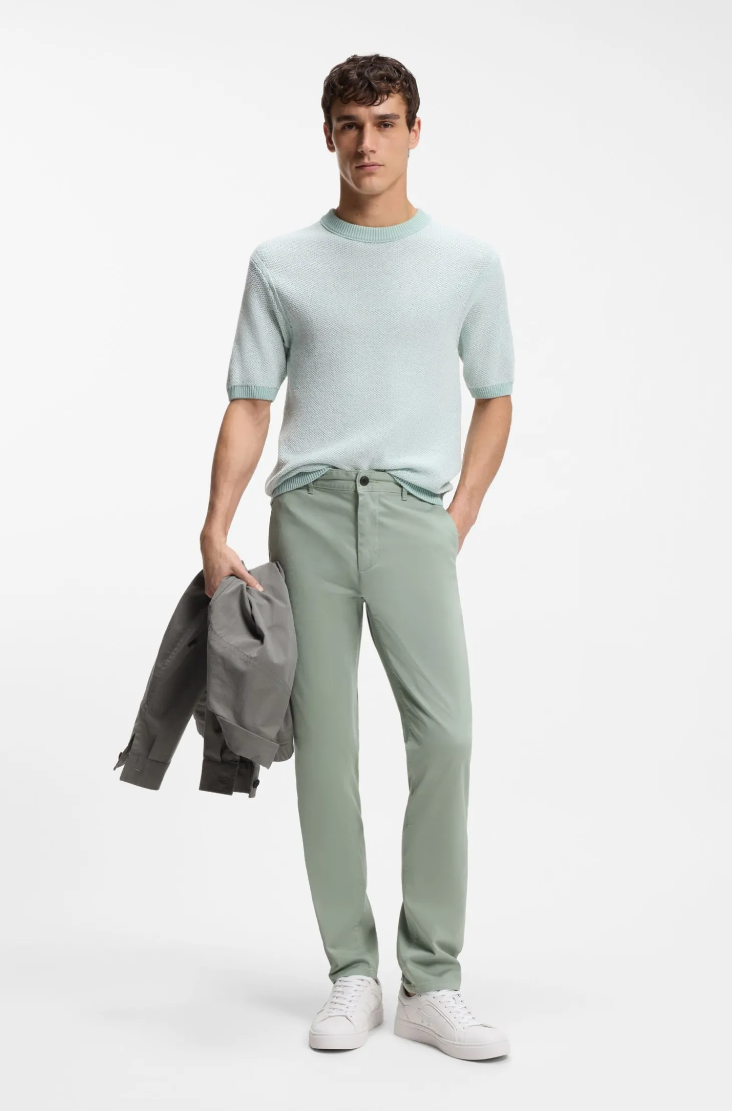 Slim-Fit Hose aus überfärbtem elastischem Satin