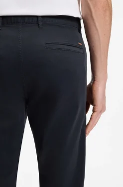 Slim-Fit Hose aus überfärbtem elastischem Satin