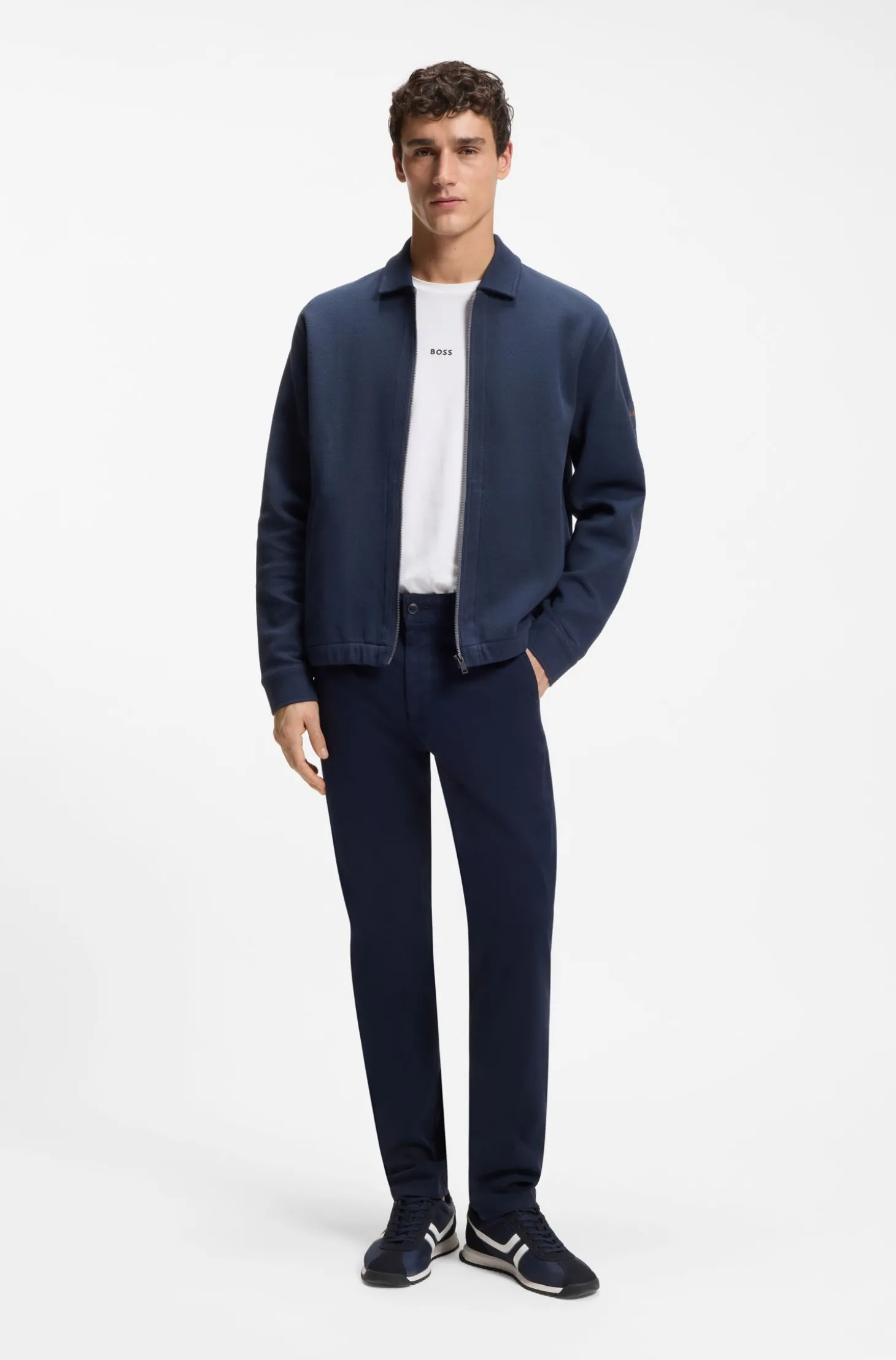 Slim-Fit Hose aus überfärbtem elastischem Satin