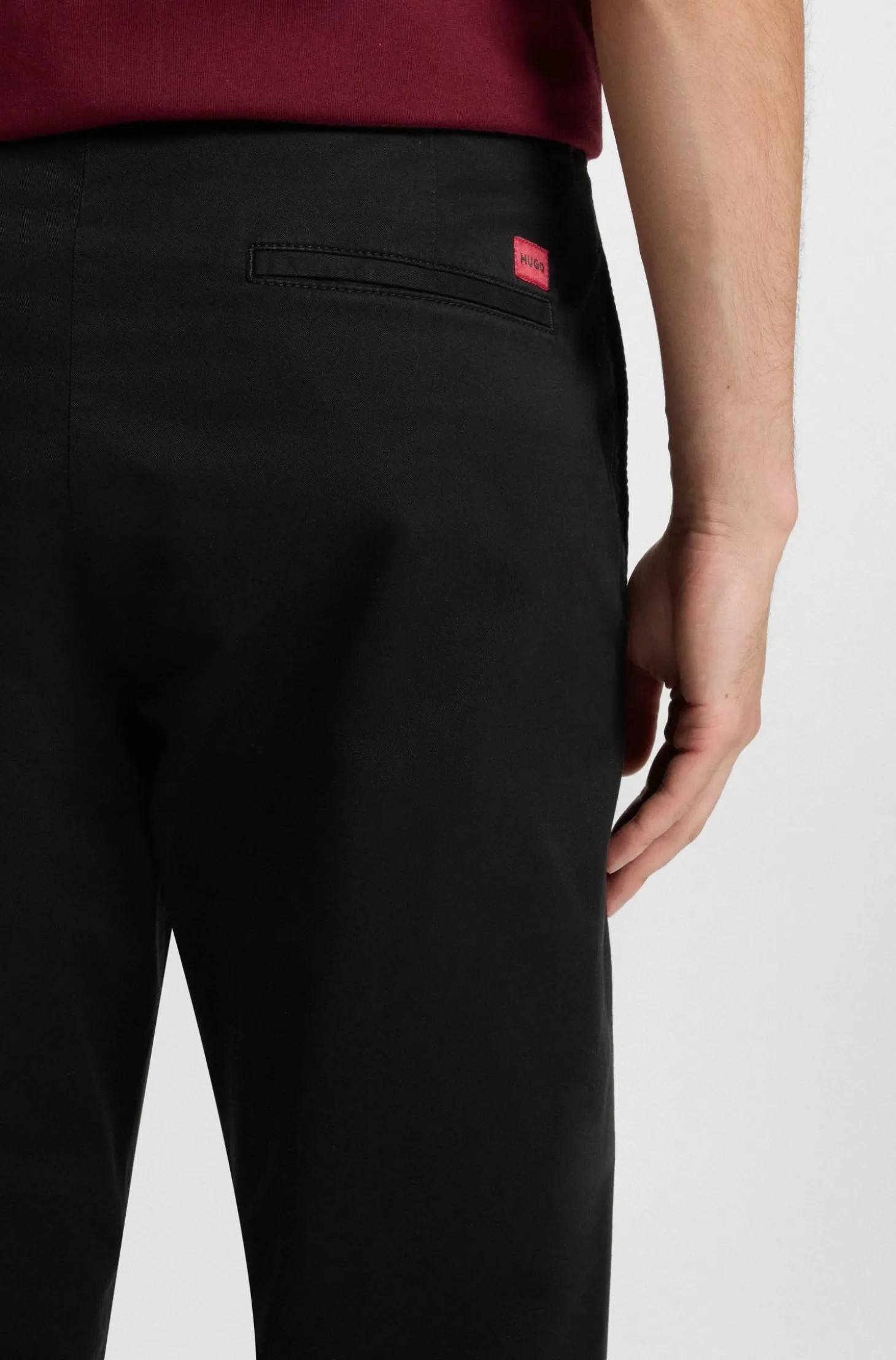 Slim-Fit Hose aus elastischer Baumwoll-Gabardine