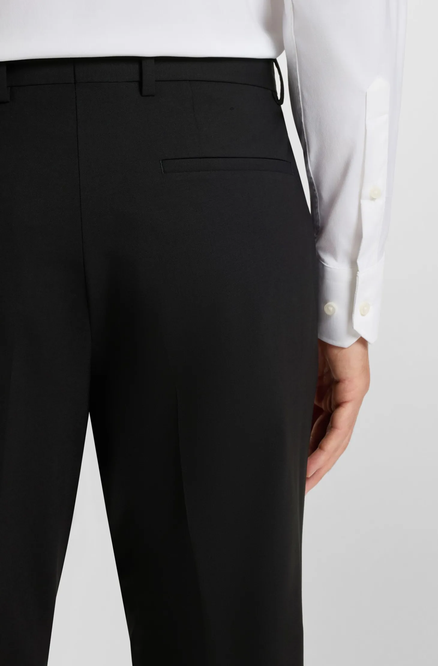 Slim-Fit Hose aus Stretch-Wolle