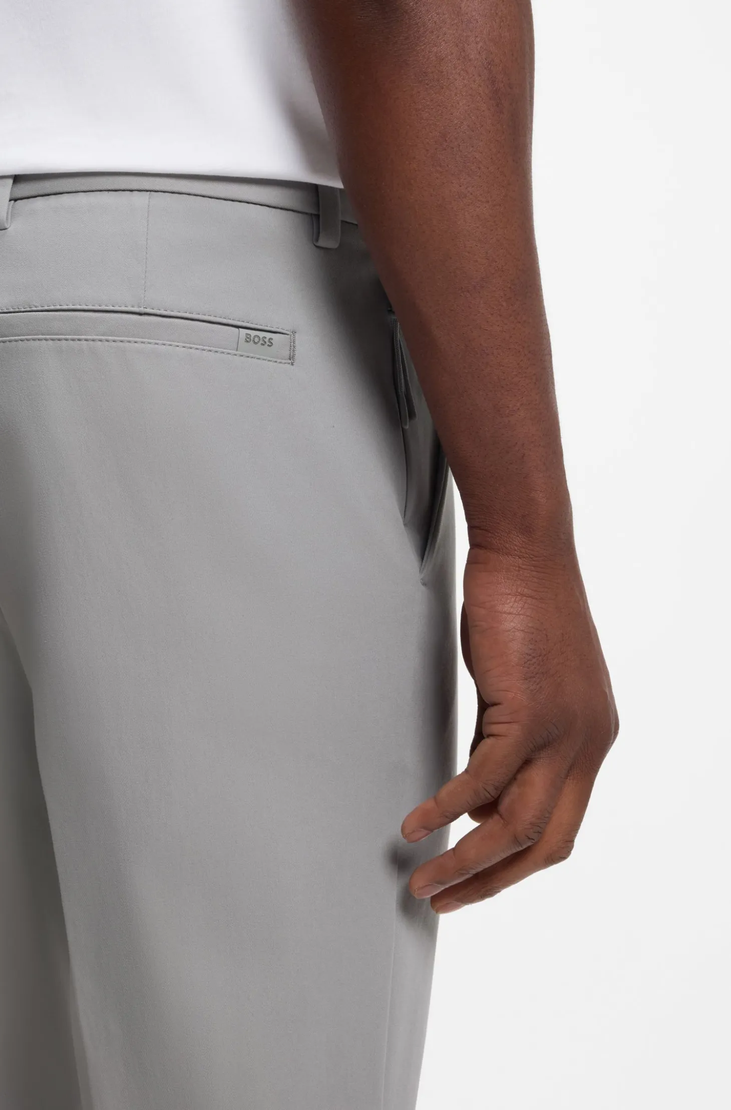 Slim-Fit Hose aus Vier-Wege-Stretch-Gewebe