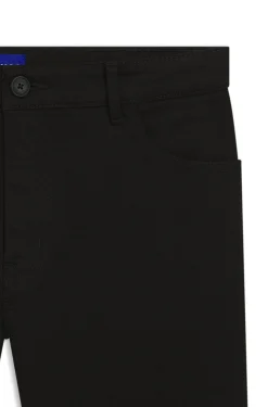 Slim-Fit Hose mit ausgestelltem Beinverlauf