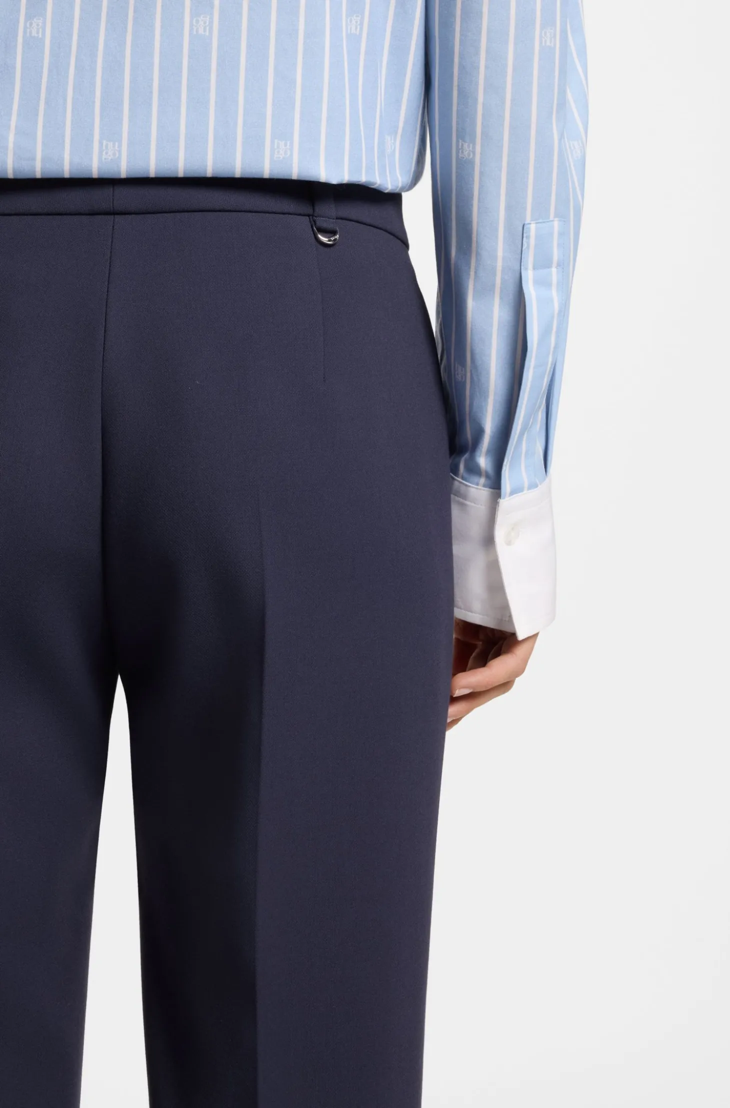 Slim-Fit Hose mit geradem Beinverlauf