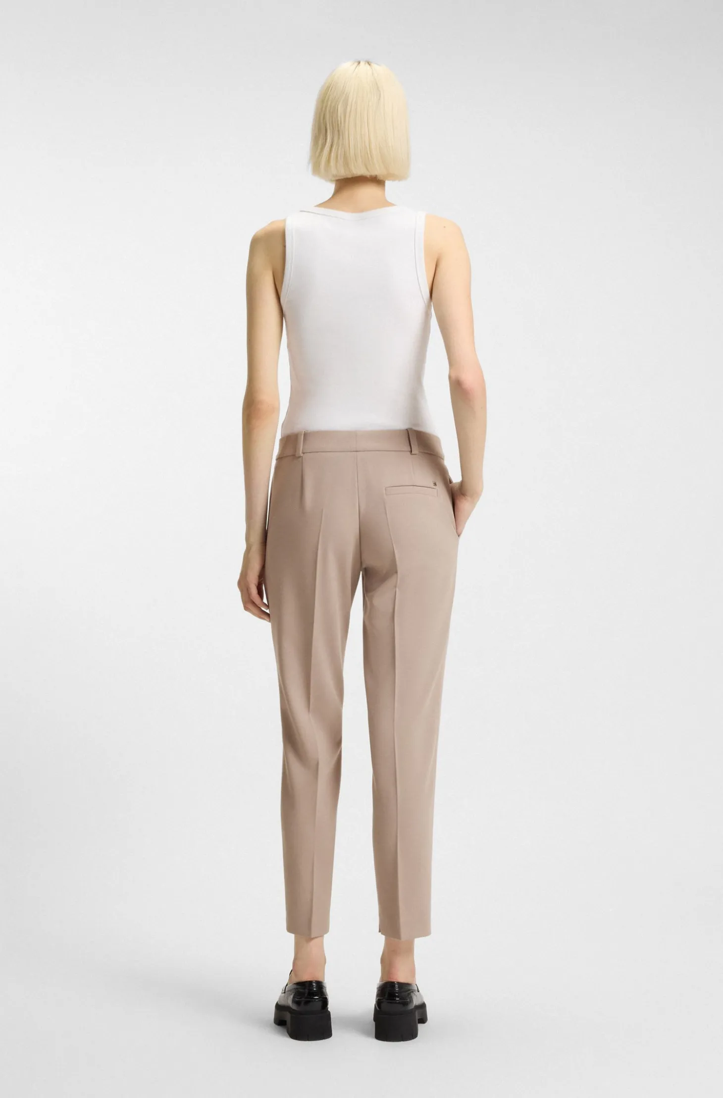 Slim-Fit Hose mit geschlitztem Saum