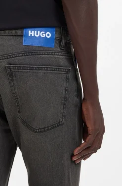 Slim-Fit Jeans aus Stretch-Denim mit schwarzer Waschung