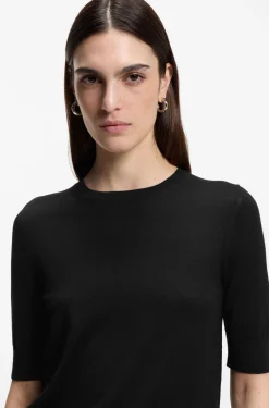 Slim-Fit Kurzarmpullover aus superfeiner Merinowolle