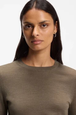 Slim-Fit Kurzarmpullover aus superfeiner Merinowolle