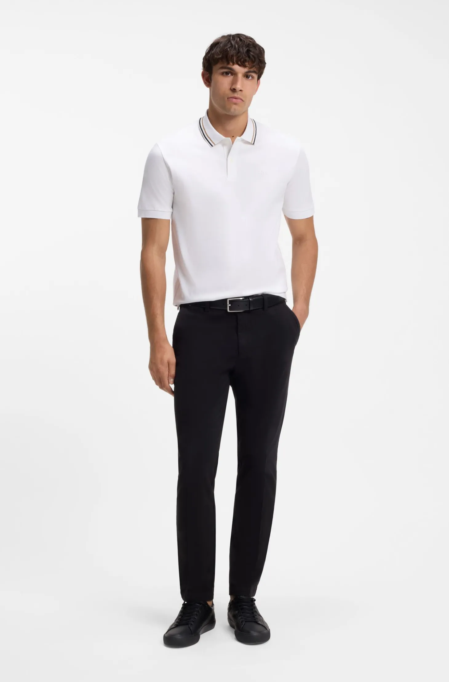 Slim-Fit Poloshirt aus Baumwolle mit gestreiftem Kragen