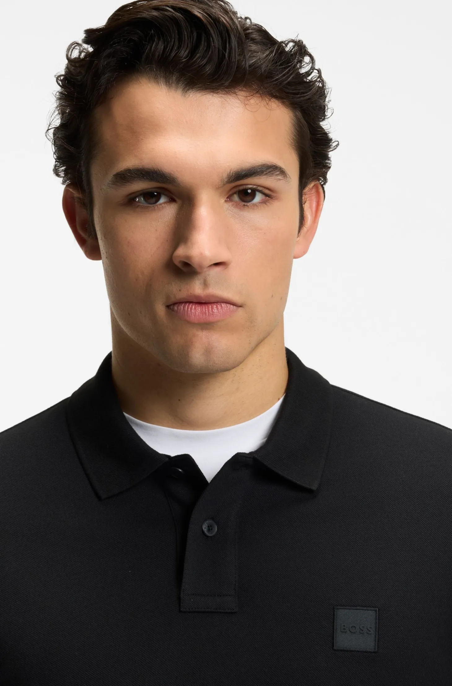 Slim-Fit Poloshirt aus elastischem Baumwoll-Piqué