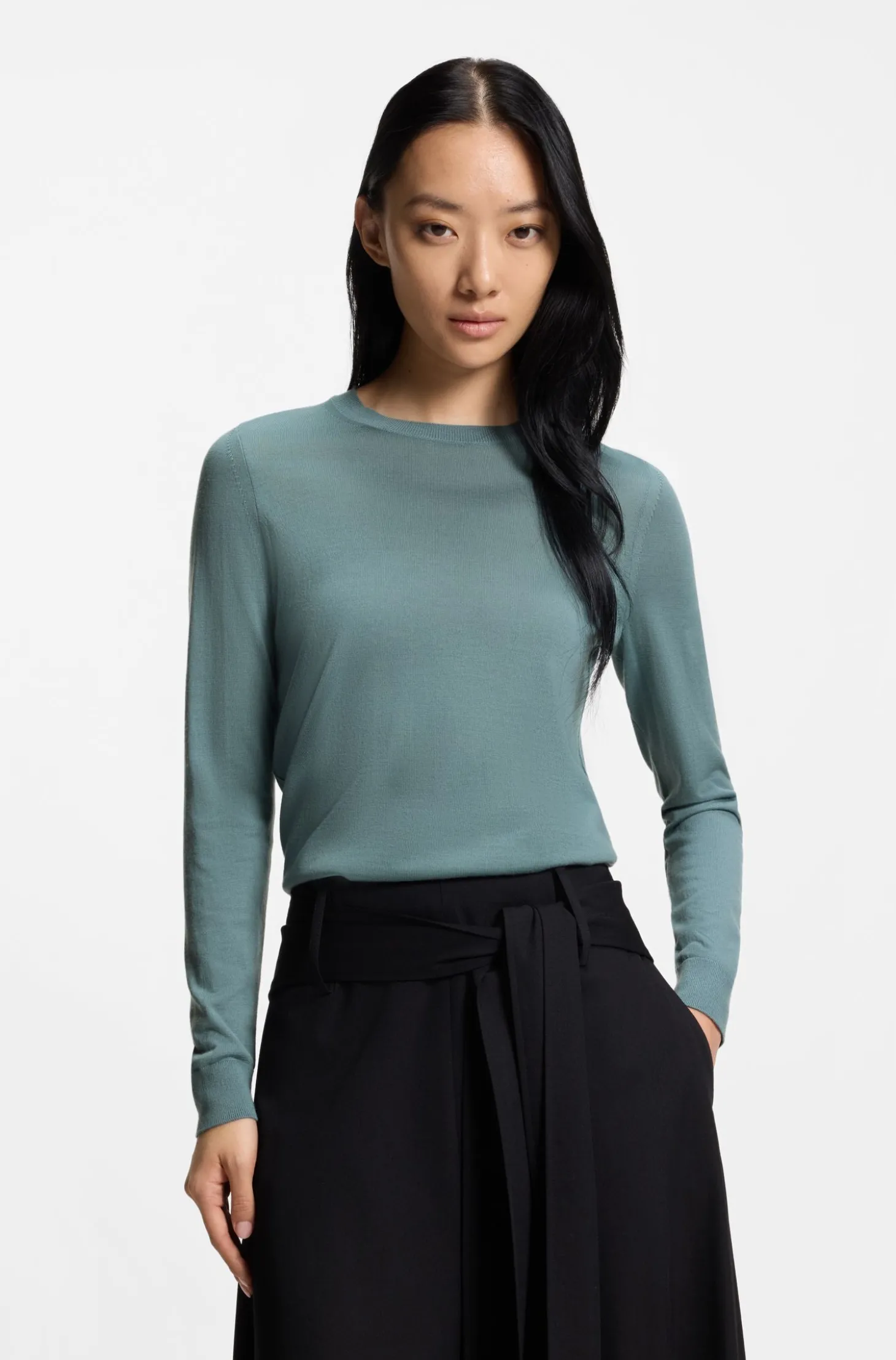 Slim-Fit Pullover aus Merinowolle mit Rundhalsausschnitt