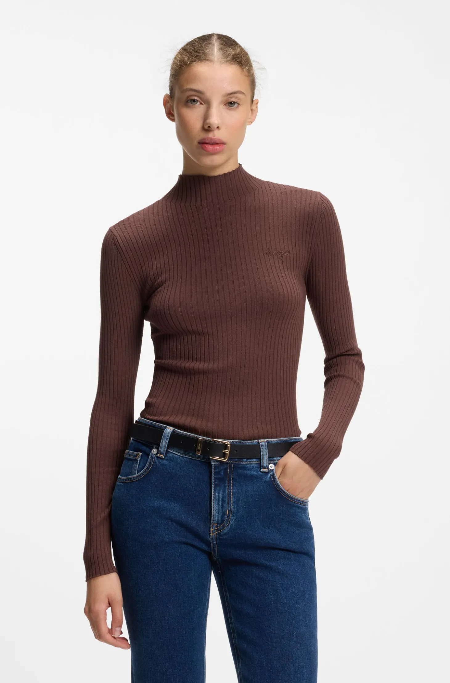 Slim-Fit Pullover mit Stehkragenausschnitt und Rippstruktur