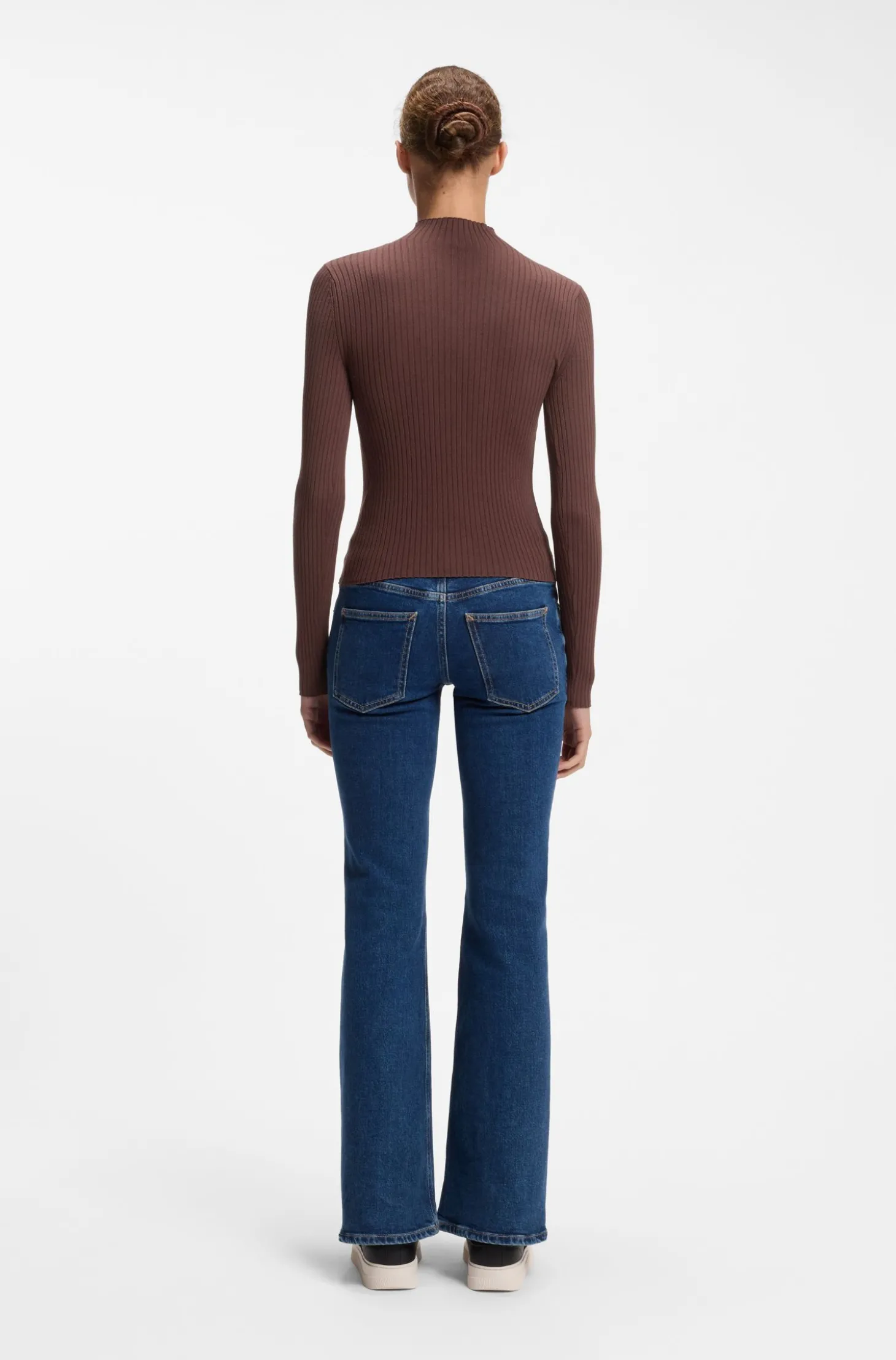 Slim-Fit Pullover mit Stehkragenausschnitt und Rippstruktur