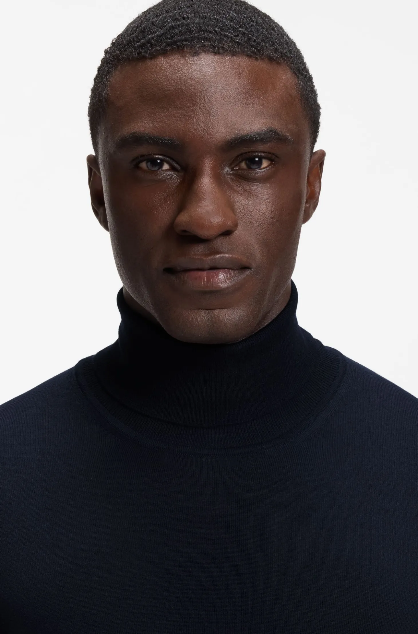 Slim-Fit Rollkragenpullover aus extrafeiner Merinowolle