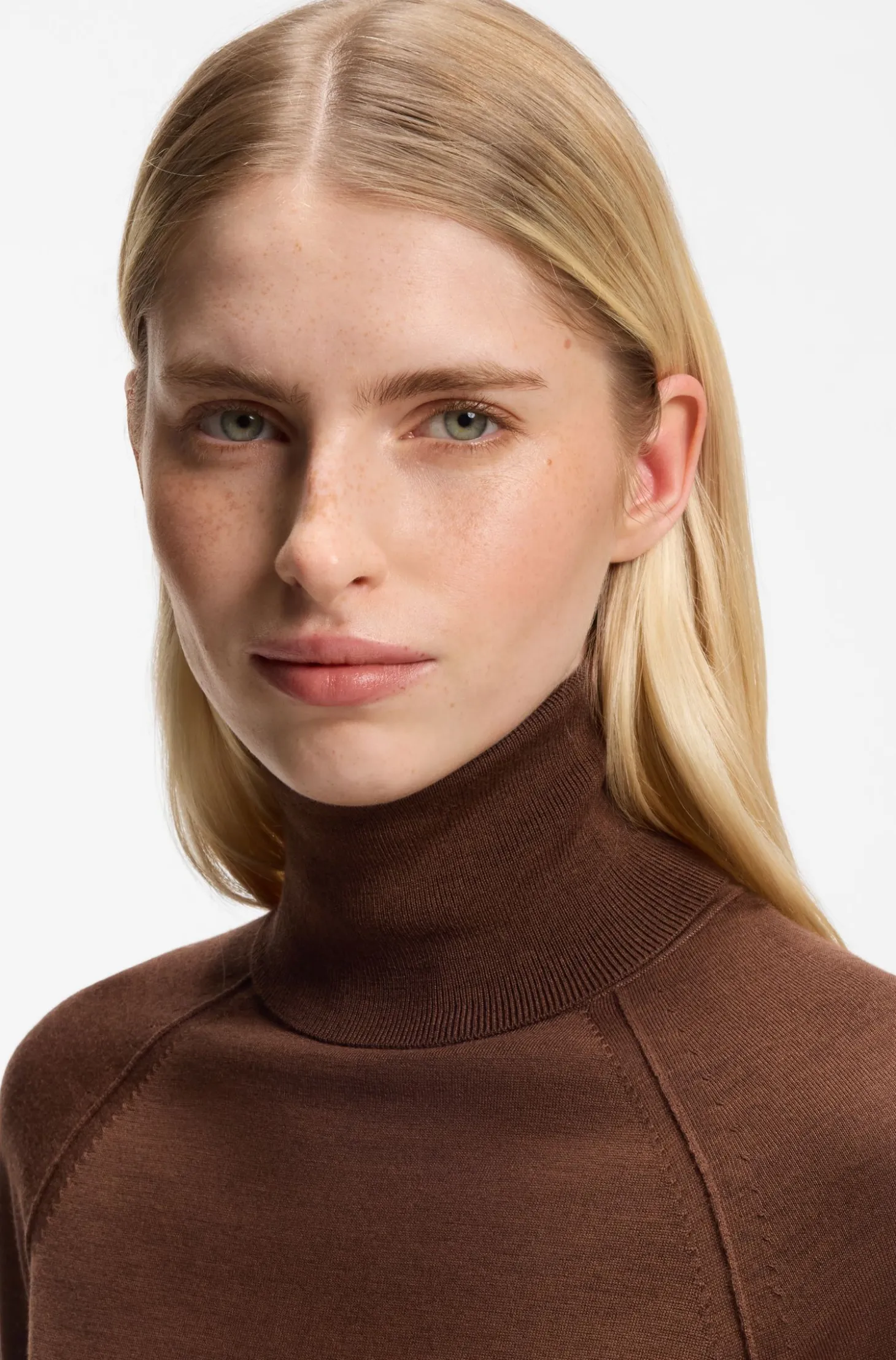 Slim-Fit Rollkragenpullover aus extrafeiner Merinowolle