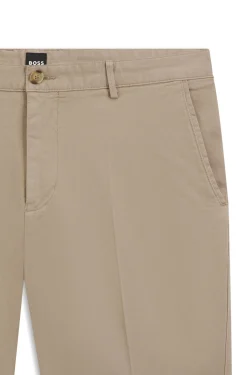 Slim-Fit Shorts aus elastischer Baumwoll-Gabardine