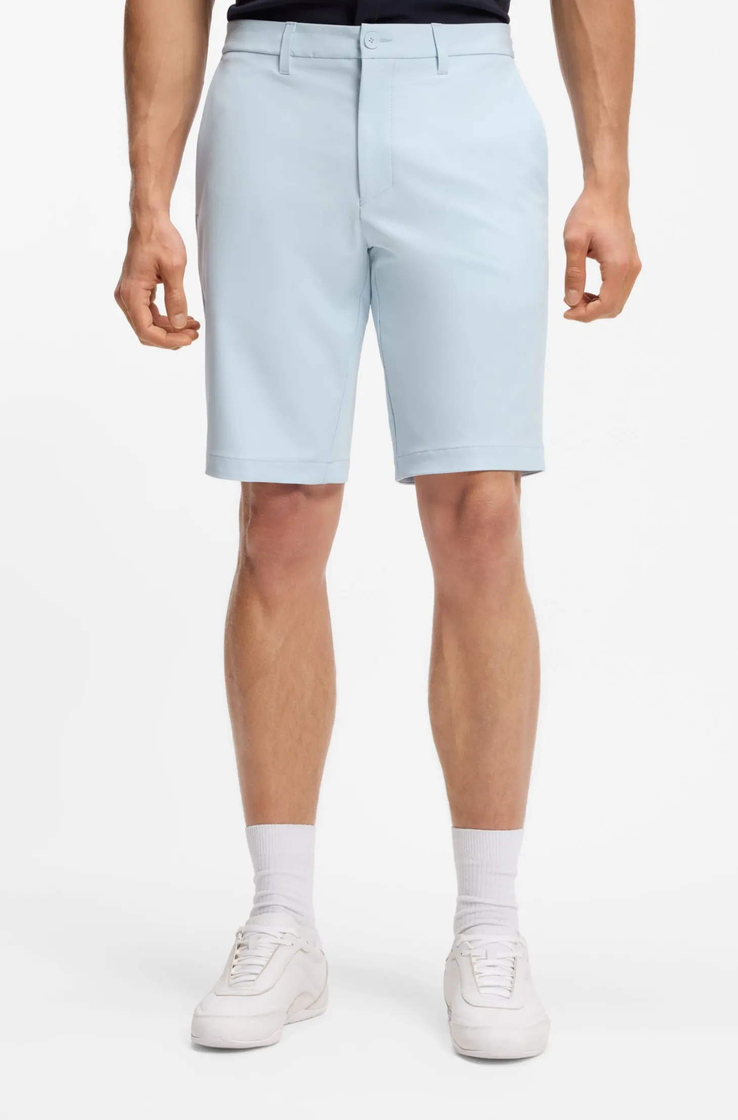 Slim-Fit Shorts aus wasserabweisendem Stretch-Gewebe